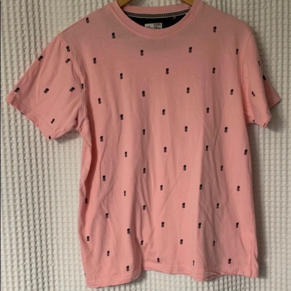 Pink tee